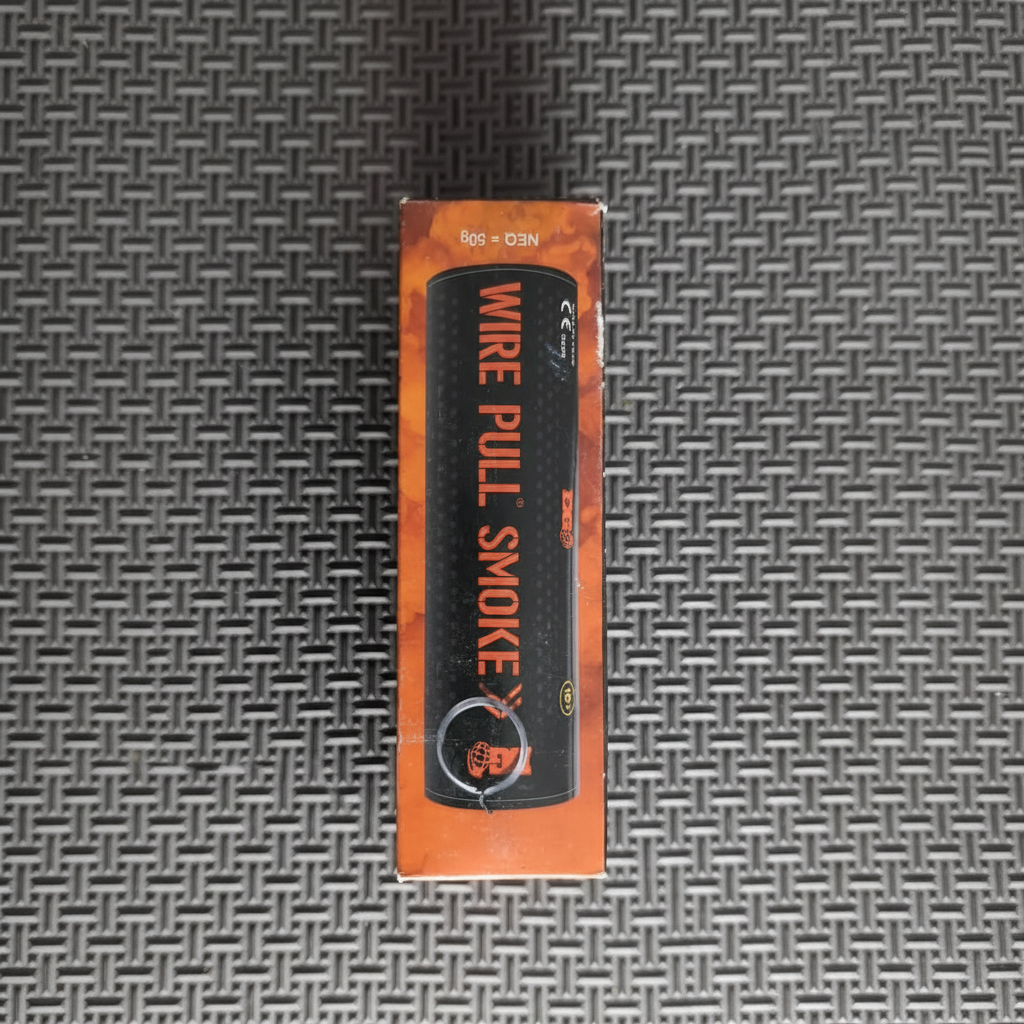 Fumigène Rouge recadré